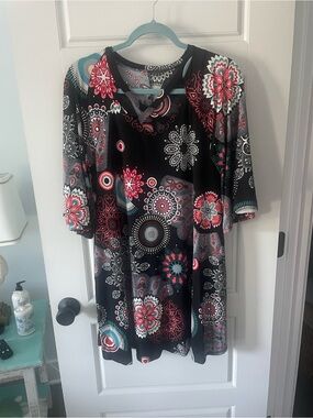 Women’s Black Floral Medallion V-Neck Tunic